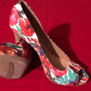 Christian Siriano Flower heels